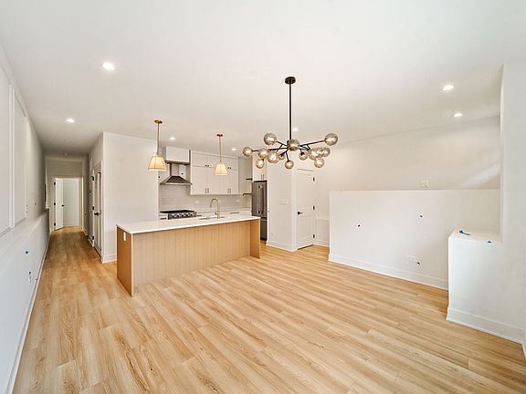3rd image of 1355 W 16th St APT 1