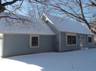 282 Corrine Ave, Crystal Lake, IL 60014
