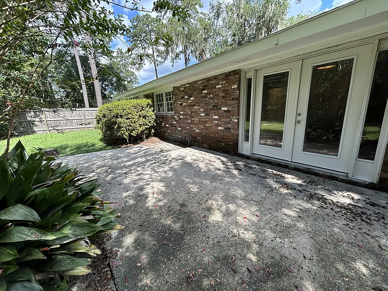 609 Windsor Rd — Photo 26