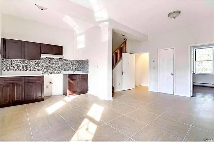 194 Buena Vista Ave — Photo 2