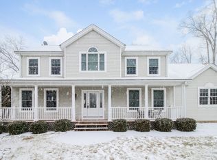 15 Deer Woods Dr, New Milford, CT 06776