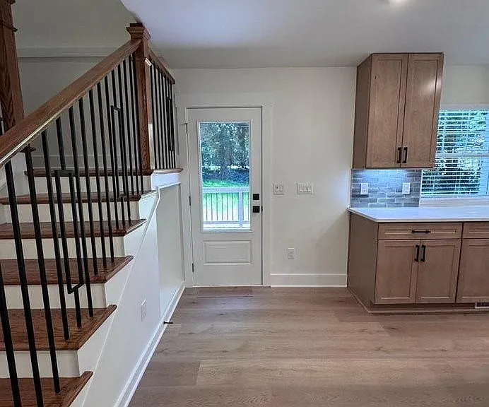 549 Manhasset Rd — Photo 10