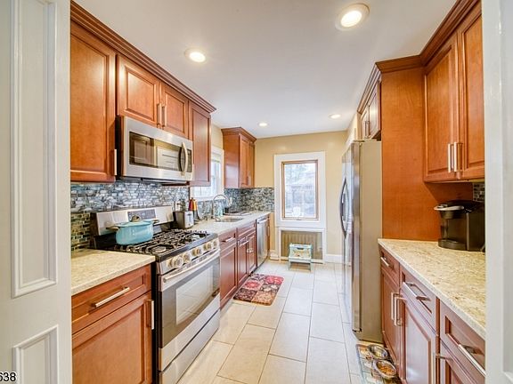 5th image of 7 Park Ave #28