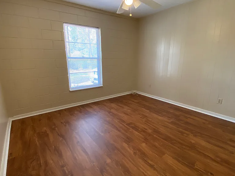 5015 Oleander Dr — Photo 6