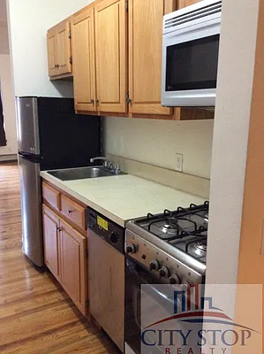 Rented by City Stop Realty | media 32