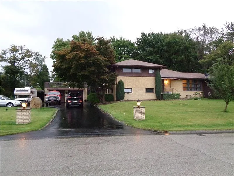 643 Morgantown Rd photo 1