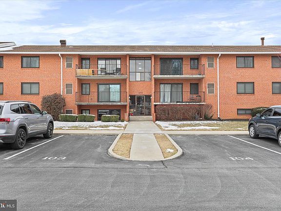 2nd image of 1633 Edgewood Pl APT 1