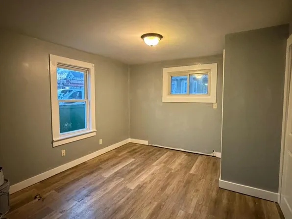 23 Depot St #2, Hillsborough, NH 03244