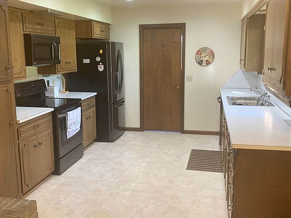5th image of 4667 Willow Dr