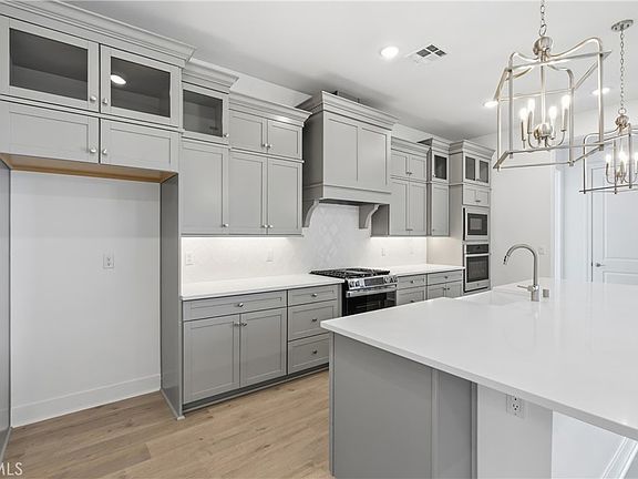 5th image of 7141 Doheny Ct