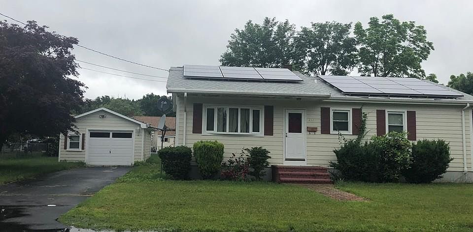 1st image of 851 Lucy St