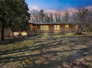 102 Bramble Dr, Jamestown, NC 27282