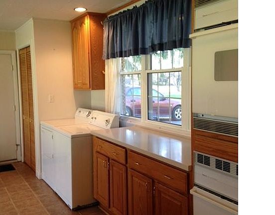 5th image of 22424 Maplewood Dr