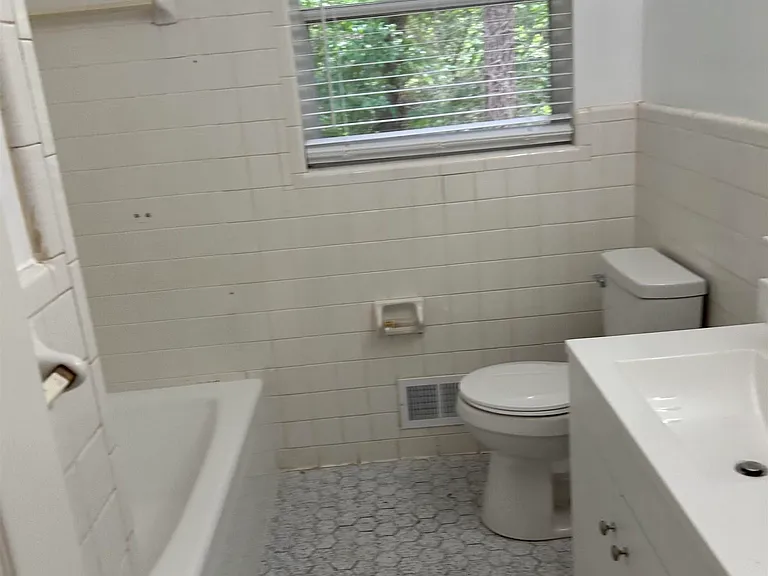 531 Tinker St — Photo 14