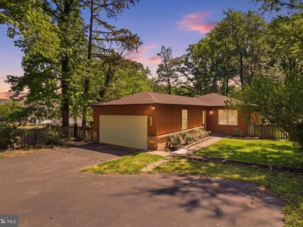 18507 Amidon Ave, Triangle, VA 22172