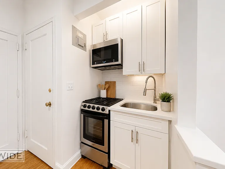 188 E 93rd St #3B — Photo 3