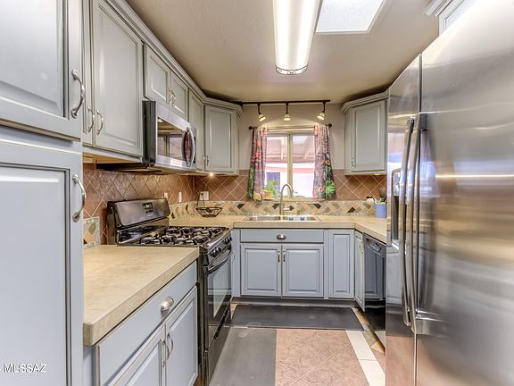3rd image of 250 W Missouri St