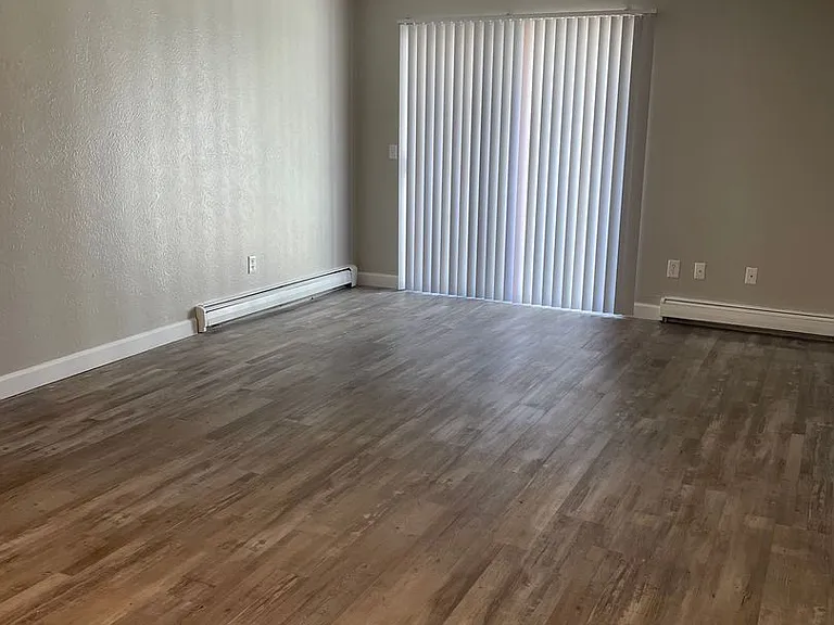 Heather Ridge - Beautiful Remodeled Apartments — Photo 40