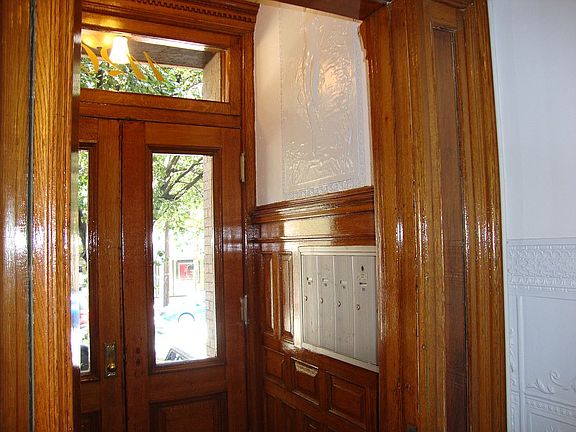 5th image of 1120 Hudson St APT 5