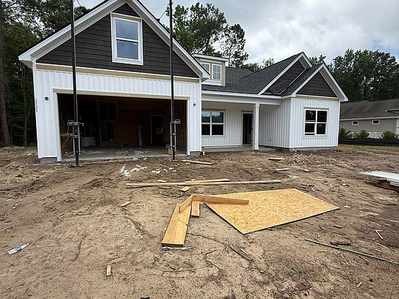 2nd image of 2033 Meadowood Ln.