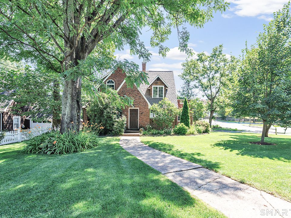 1st image of 2 Winthrop Avenue