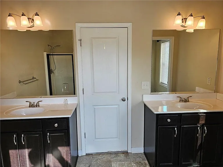 5043 Glencliff Dr — Photo 14