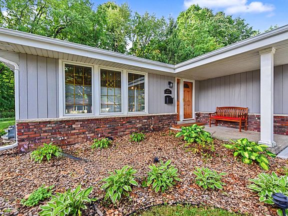 4th image of 5879 Ramona DRIVE