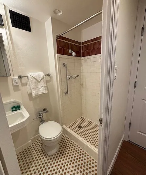 unit 801 bathroom