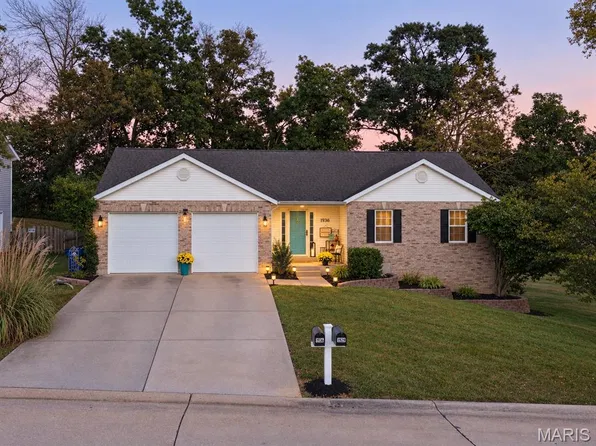 1936 Clark Dr, Washington, MO 63090