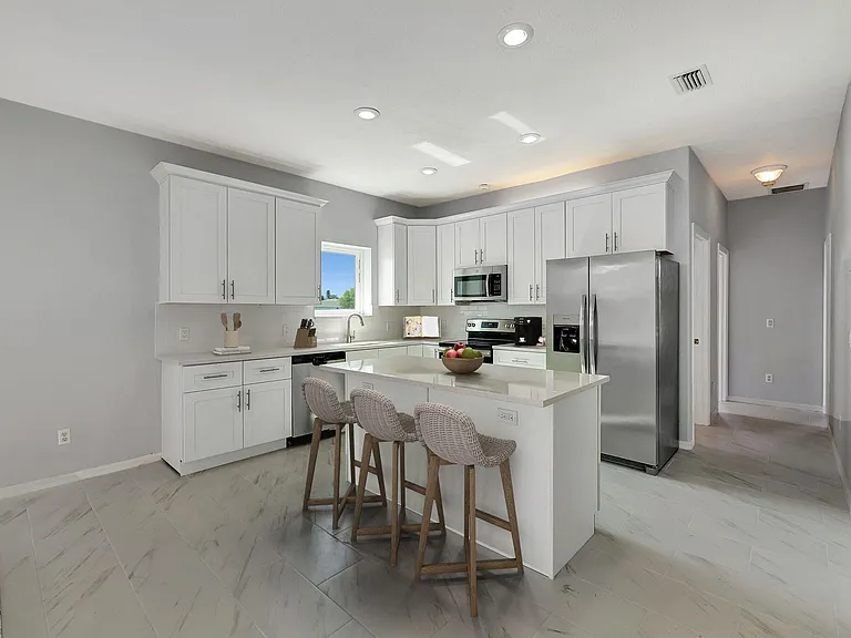 2704 SE Eagle Dr — Photo 8