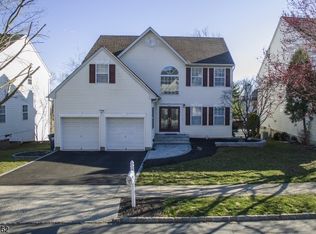 8 Langon Hollow Rd, Bridgewater, NJ 08807