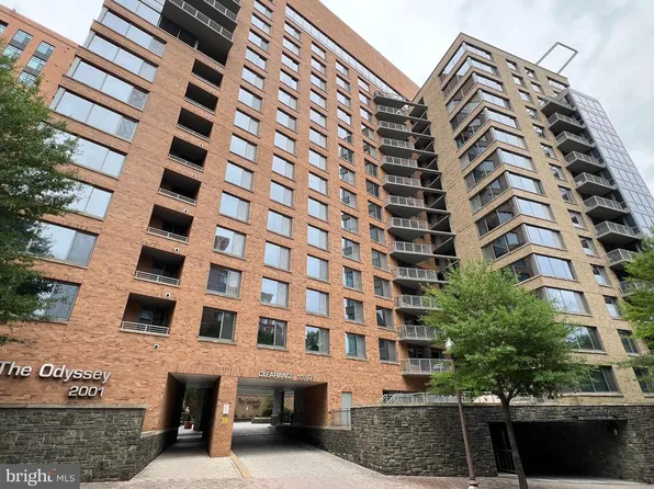 2001 15th St N APT 917, Arlington, VA 22201