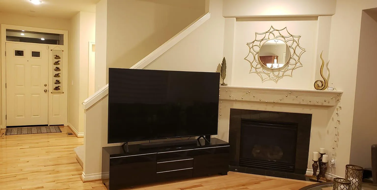 4 bed, 2220 sqft, $4,350 — Photo 4