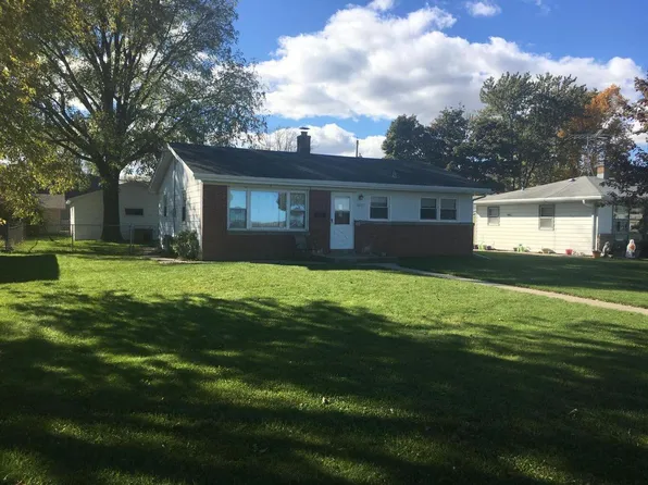 4057 Lake DRIVE, West Bend, WI 53095