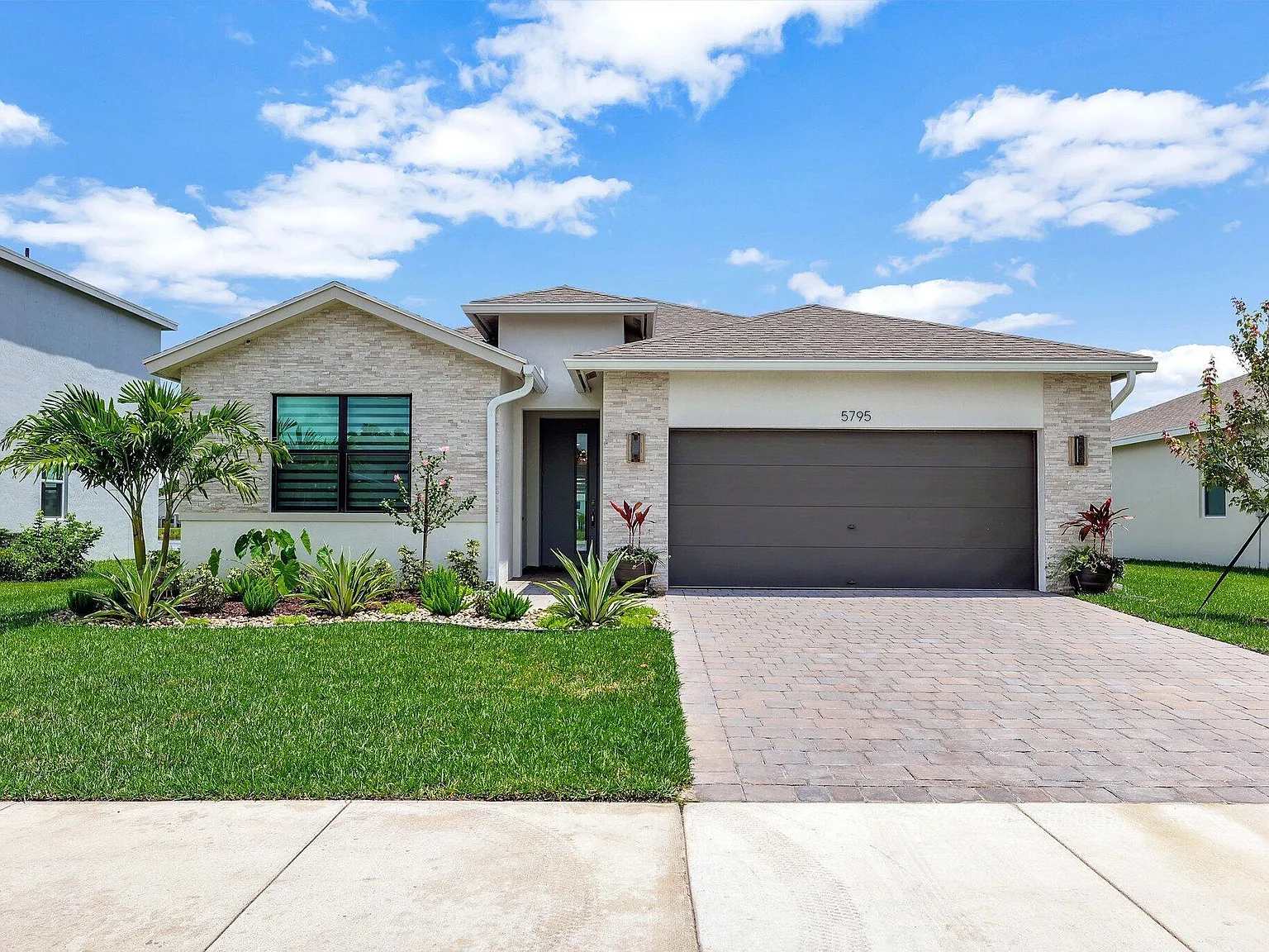 4 bed, 2.0 bath, 2032 sqft, $4,500 — Photo 1