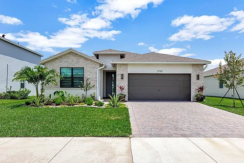 5795 SE Sky Blue Cir Photo 1