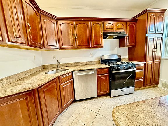 4th image of 204 Olean Ave Floor 2