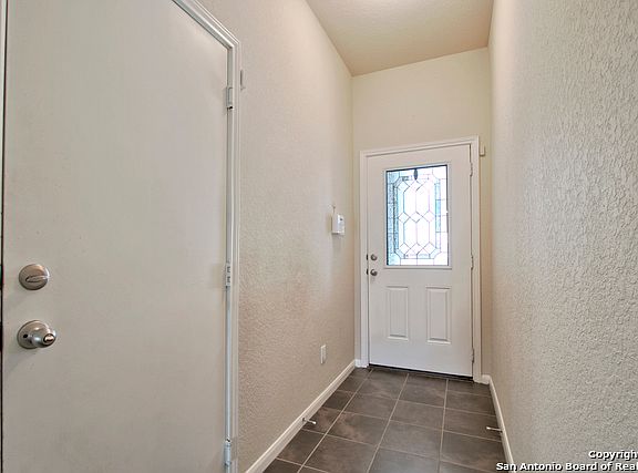 4th image of 216 Oak Creek Way