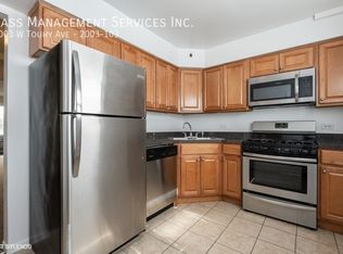 2003 W Touhy Ave APT 103, Chicago, IL 60645