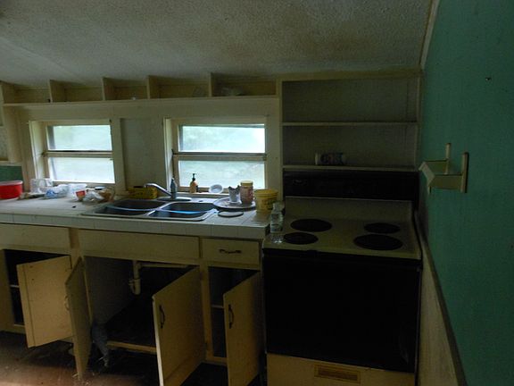 3rd image of 1028 Wilmington Ave