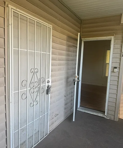 902 W Mansfield Ave #1 — Photo 2