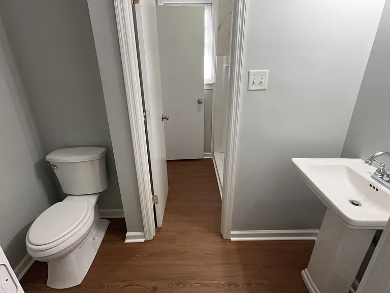 310 Oxford Rd — Photo 4