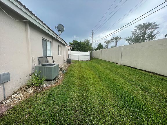 4th image of 11681 SW 17th Court #11681