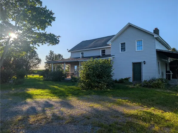 1022 State Route 90 N, King Ferry, NY 13081