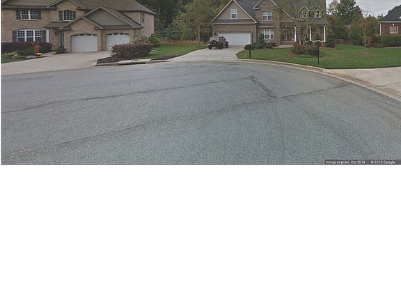 Safe location in cul-de-sac.