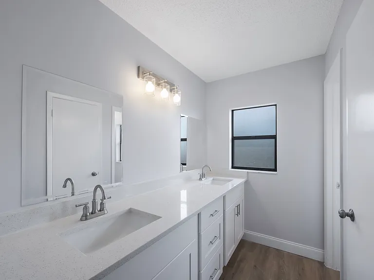 200 Westwood Ter N #122 — Photo 11