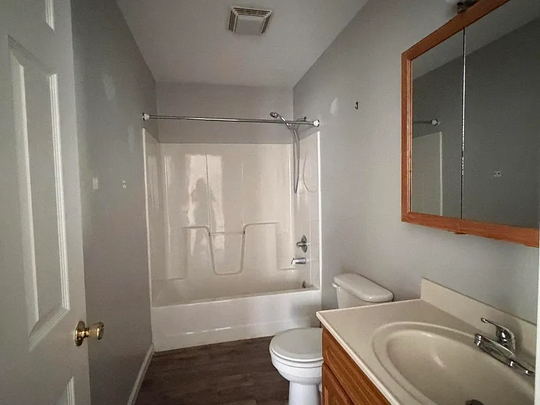 748 Pauline Ave — Photo 3