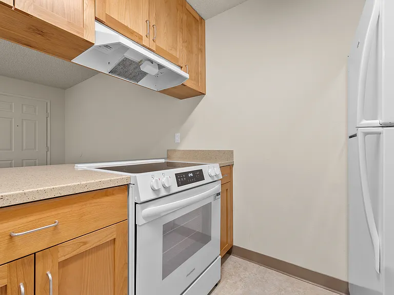 Coddingtown Mall Apartments — Photo 25