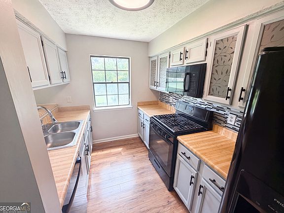 2nd image of 165 Splitwood Ln