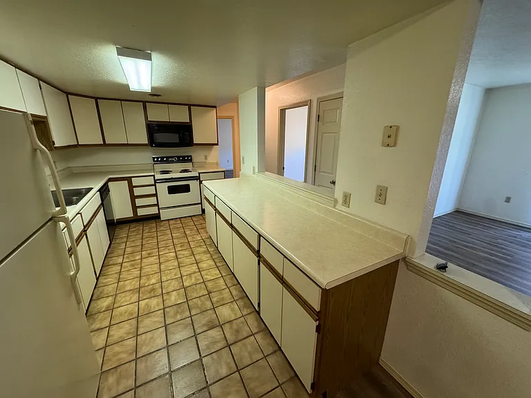 Clifton Height Apartments — Photo 38